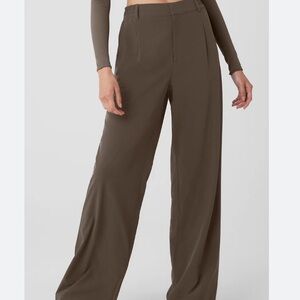 Alo Yoga High Waist Pursuit Trouser - Olive Tree